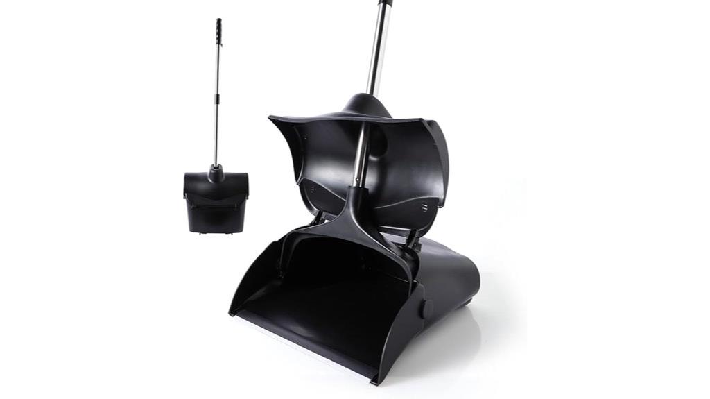 wheel equipped dustpan with cover